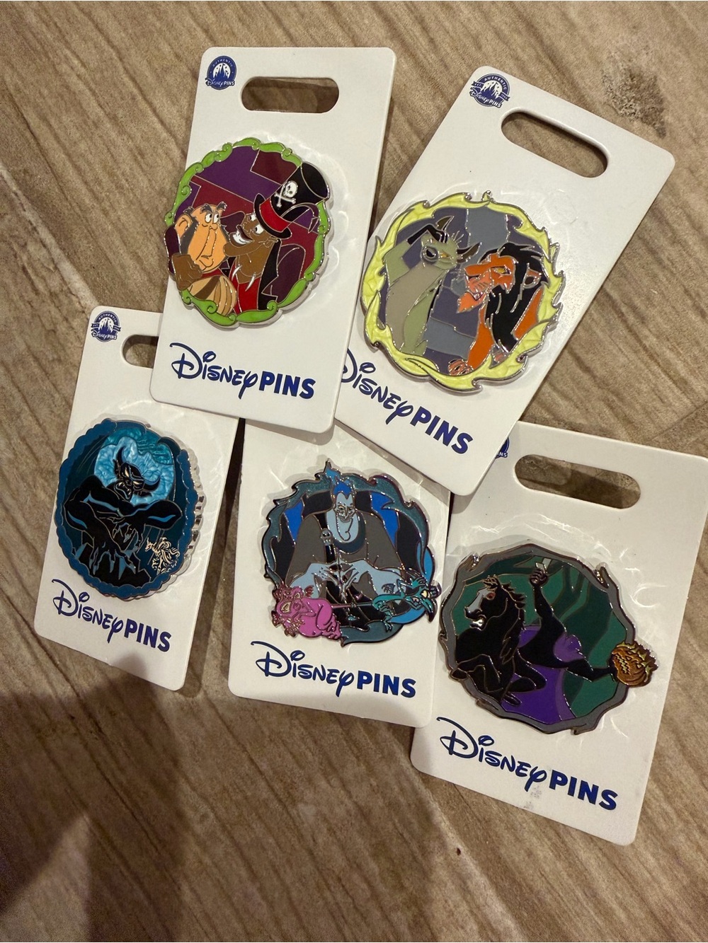 Disney villains Pin set